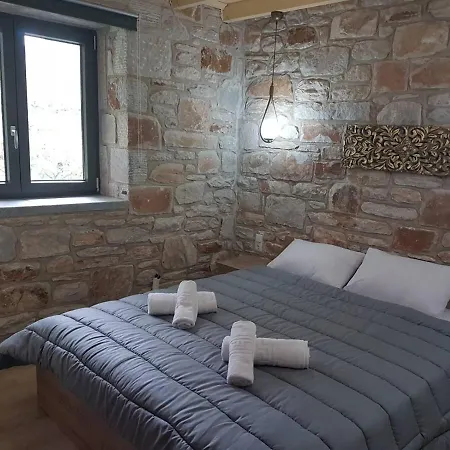 Kastro Stone House Ii Villa *